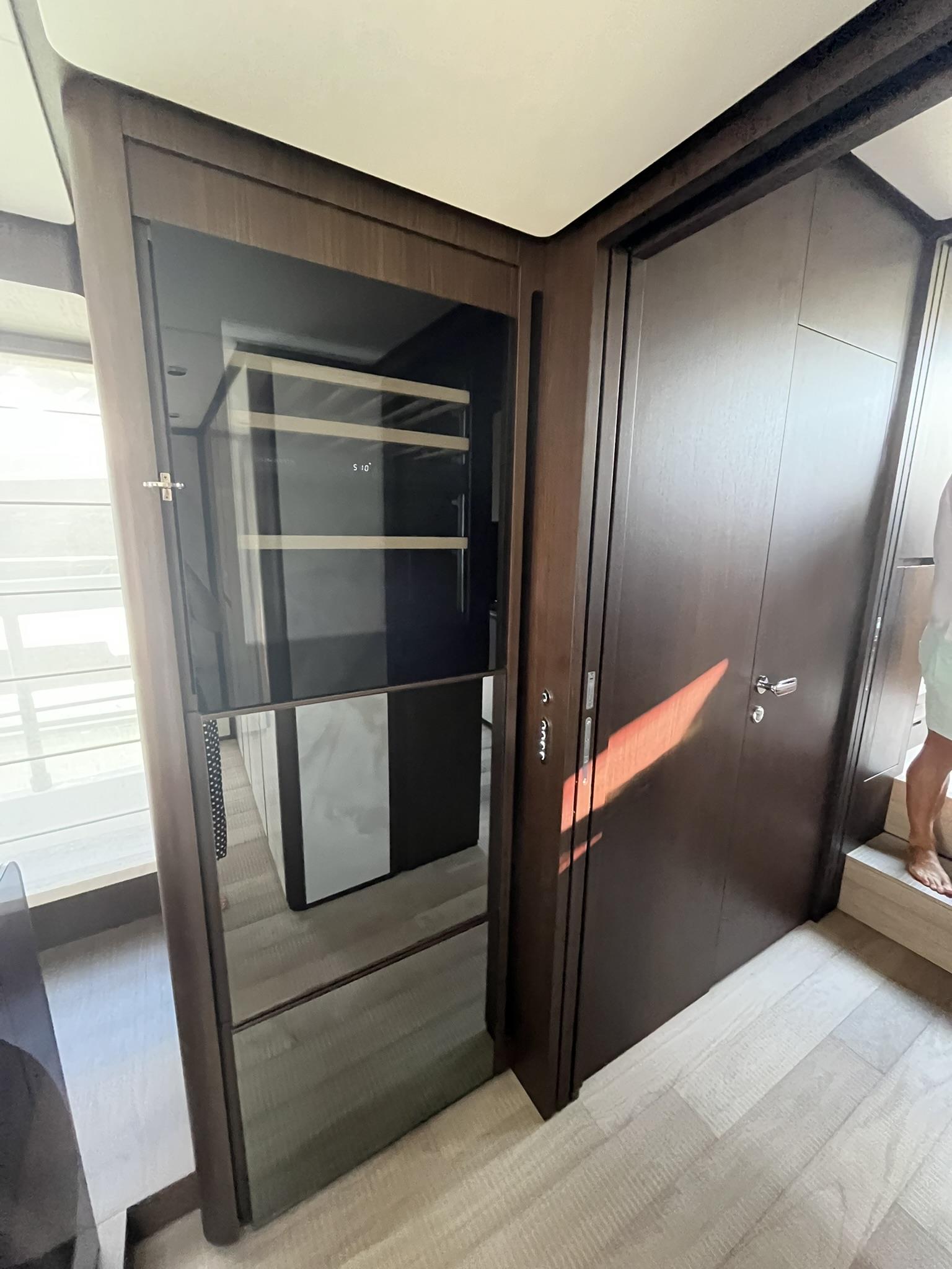 2025 FERRETTI YACHTS 860 